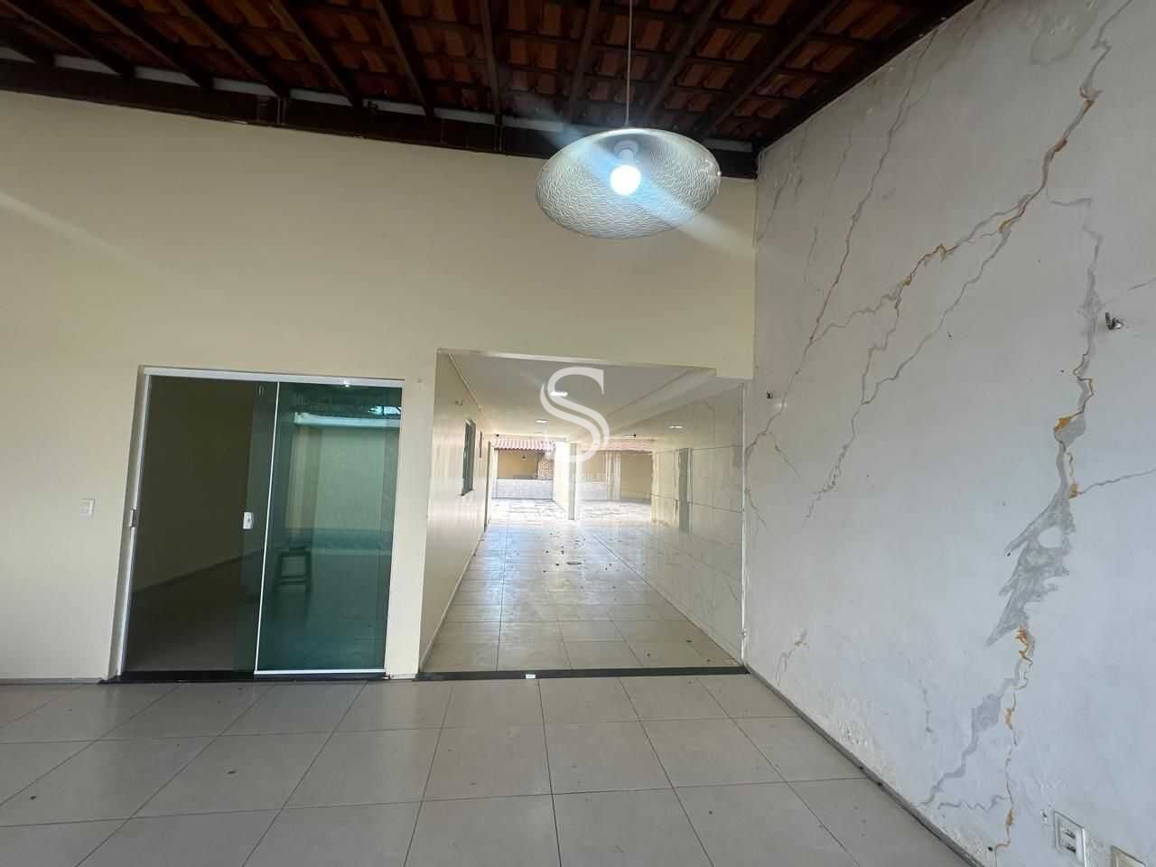 Casa à venda com 3 quartos, 220m² - Foto 2