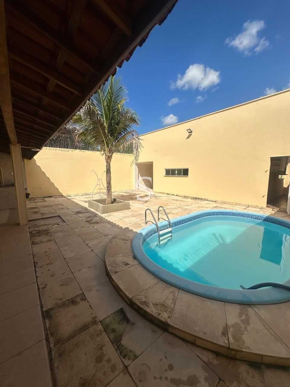 Casa à venda com 3 quartos, 220m² - Foto 4