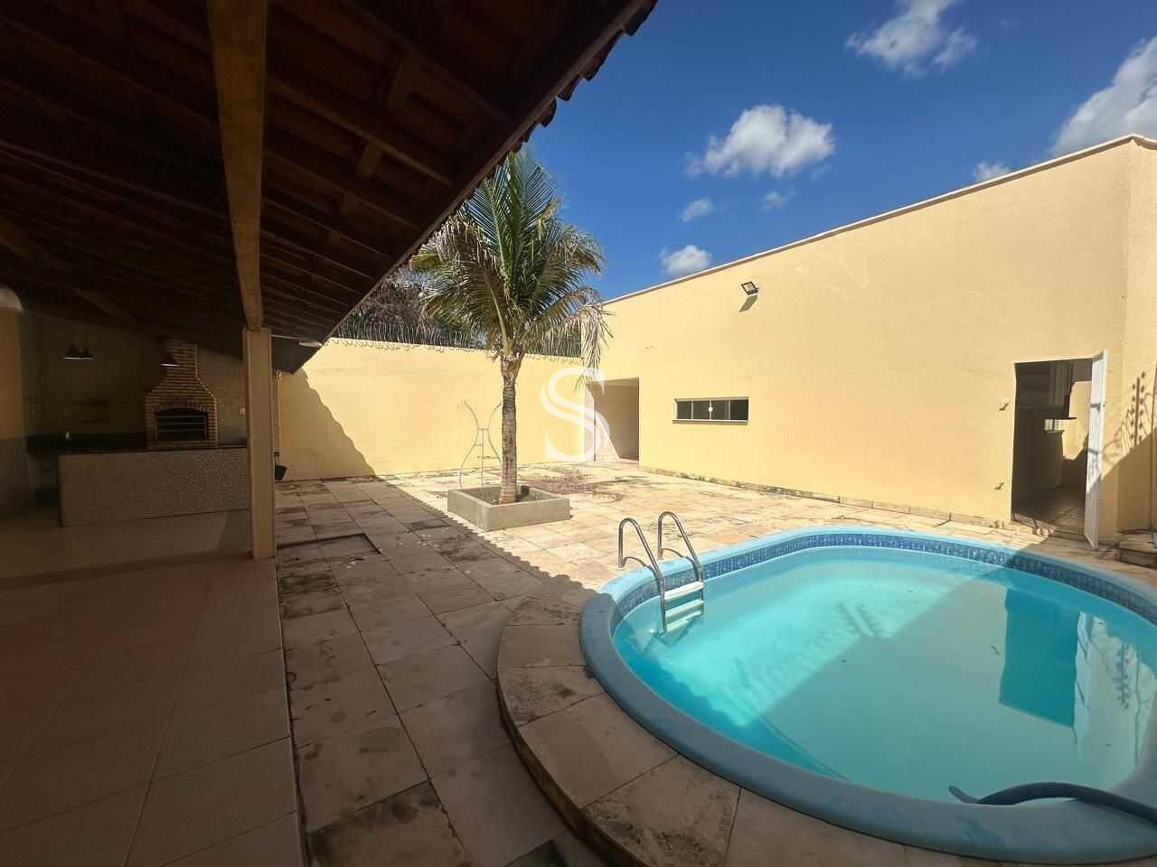 Casa à venda com 3 quartos, 220m² - Foto 3