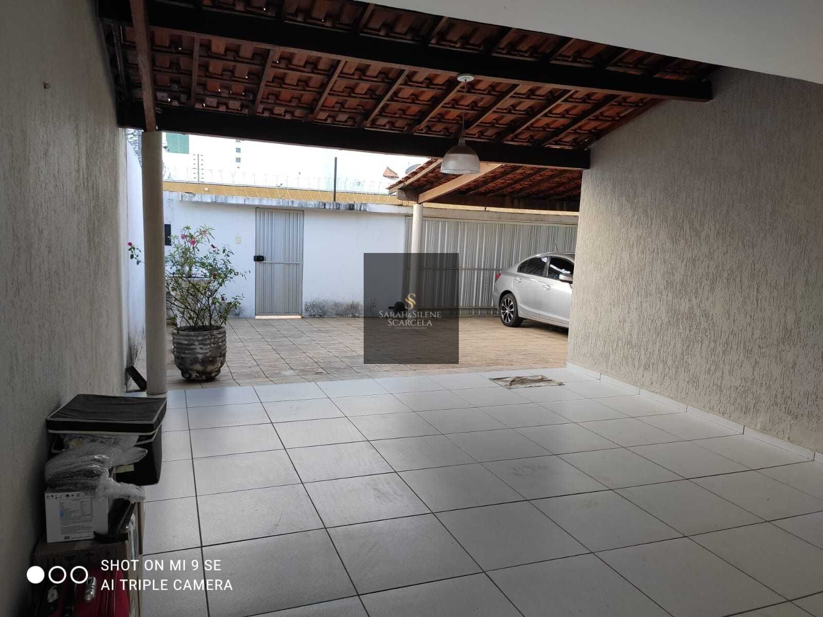 Casa à venda com 3 quartos, 200m² - Foto 2