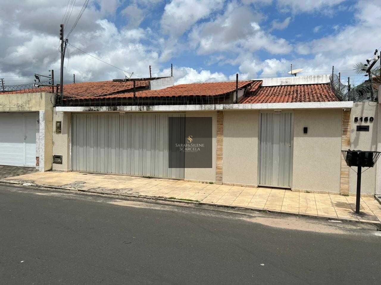 Casa à venda com 3 quartos, 200m² - Foto 1