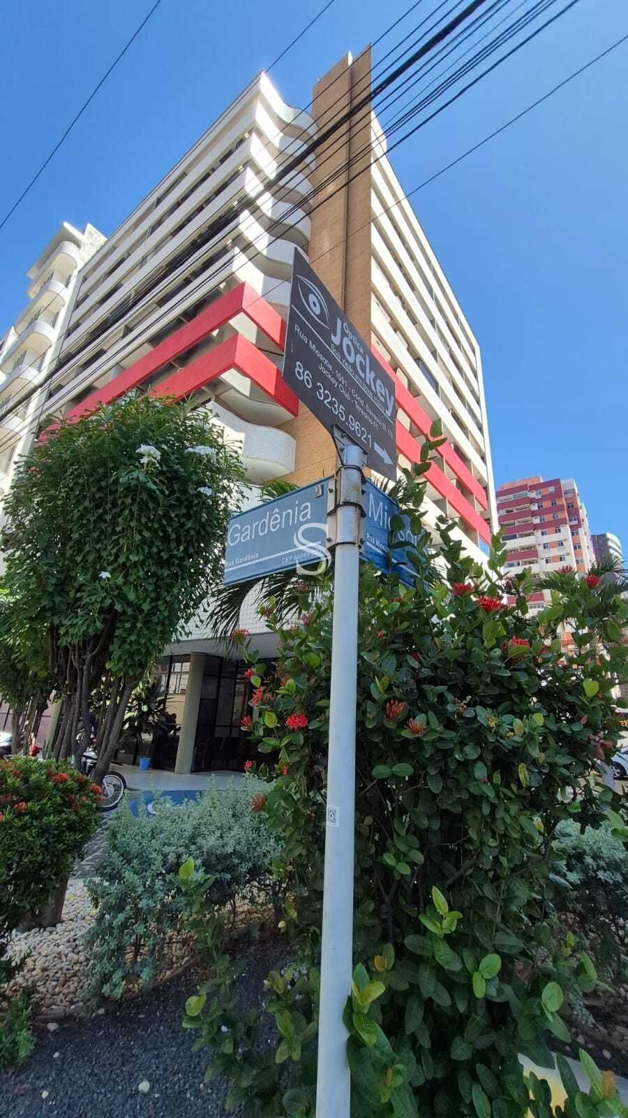 Apartamento à venda com 2 quartos, 68m² - Foto 2