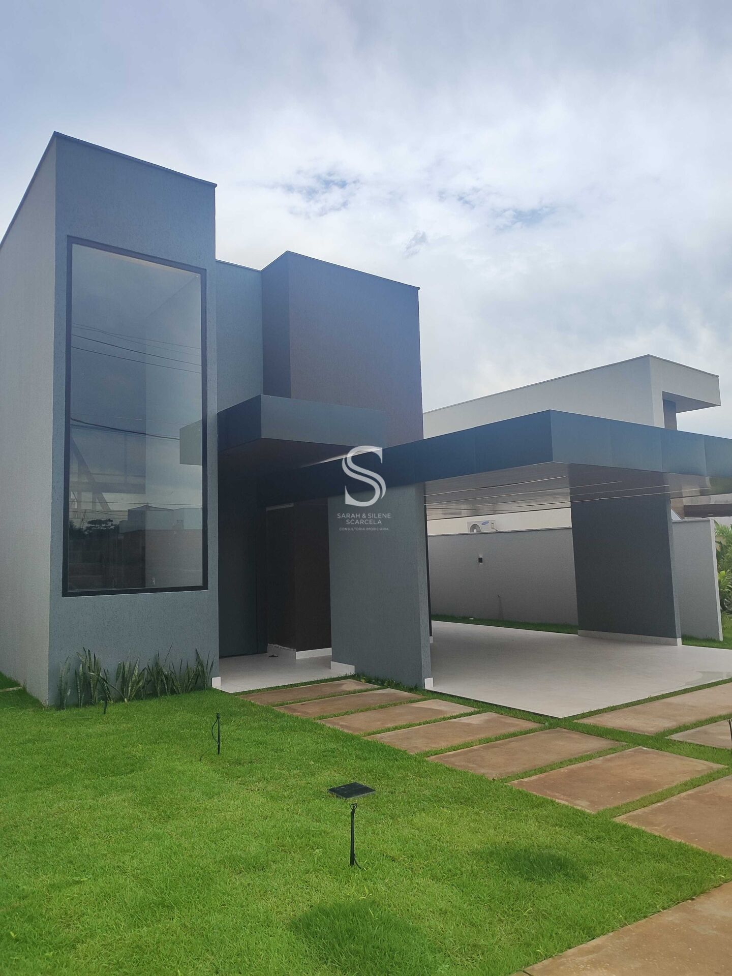 Casa de Condomínio à venda com 4 quartos, 189m² - Foto 1