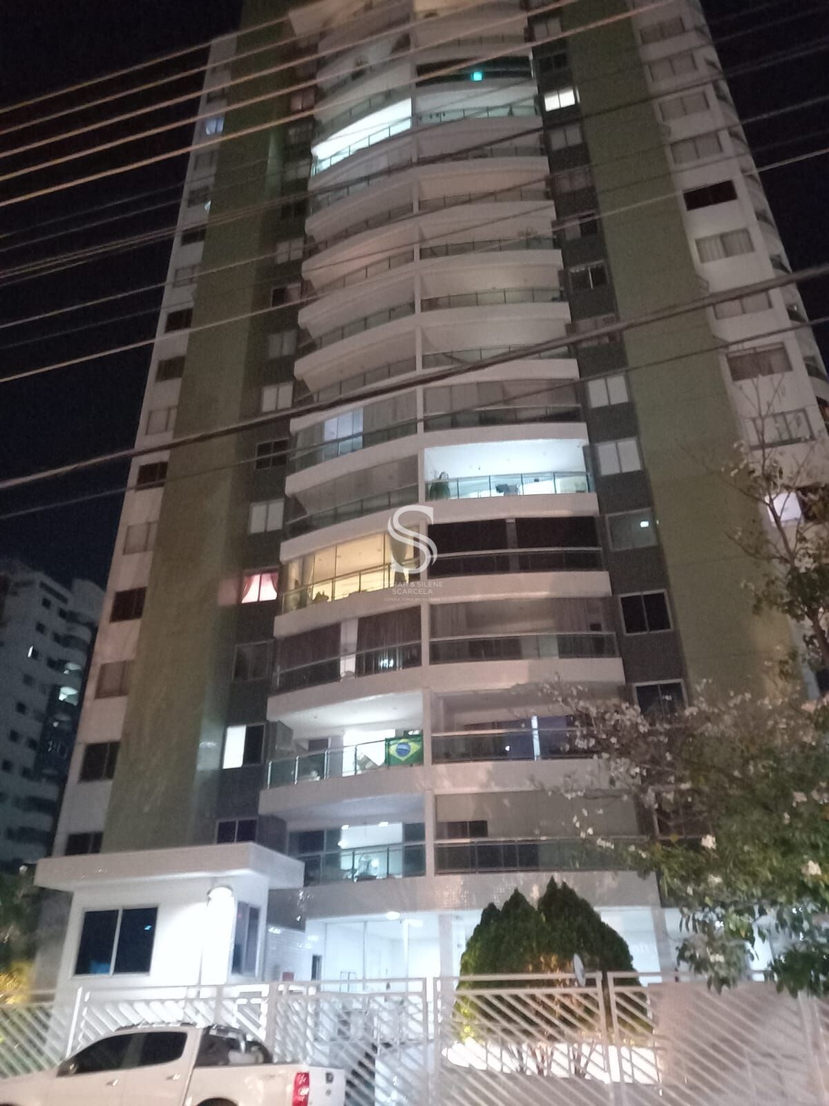 Apartamento à venda com 3 quartos, 158m² - Foto 1