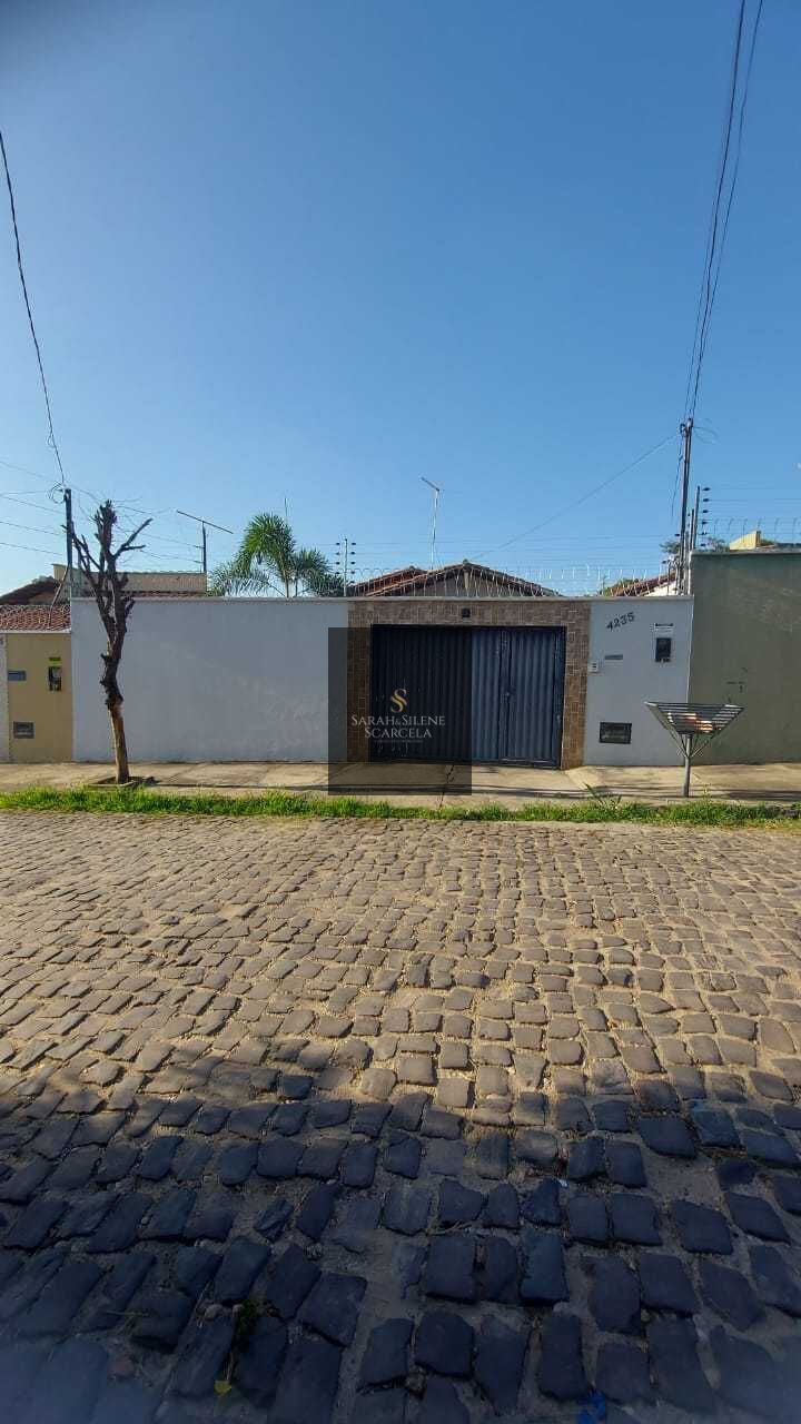 Casa à venda com 3 quartos, 90m² - Foto 2