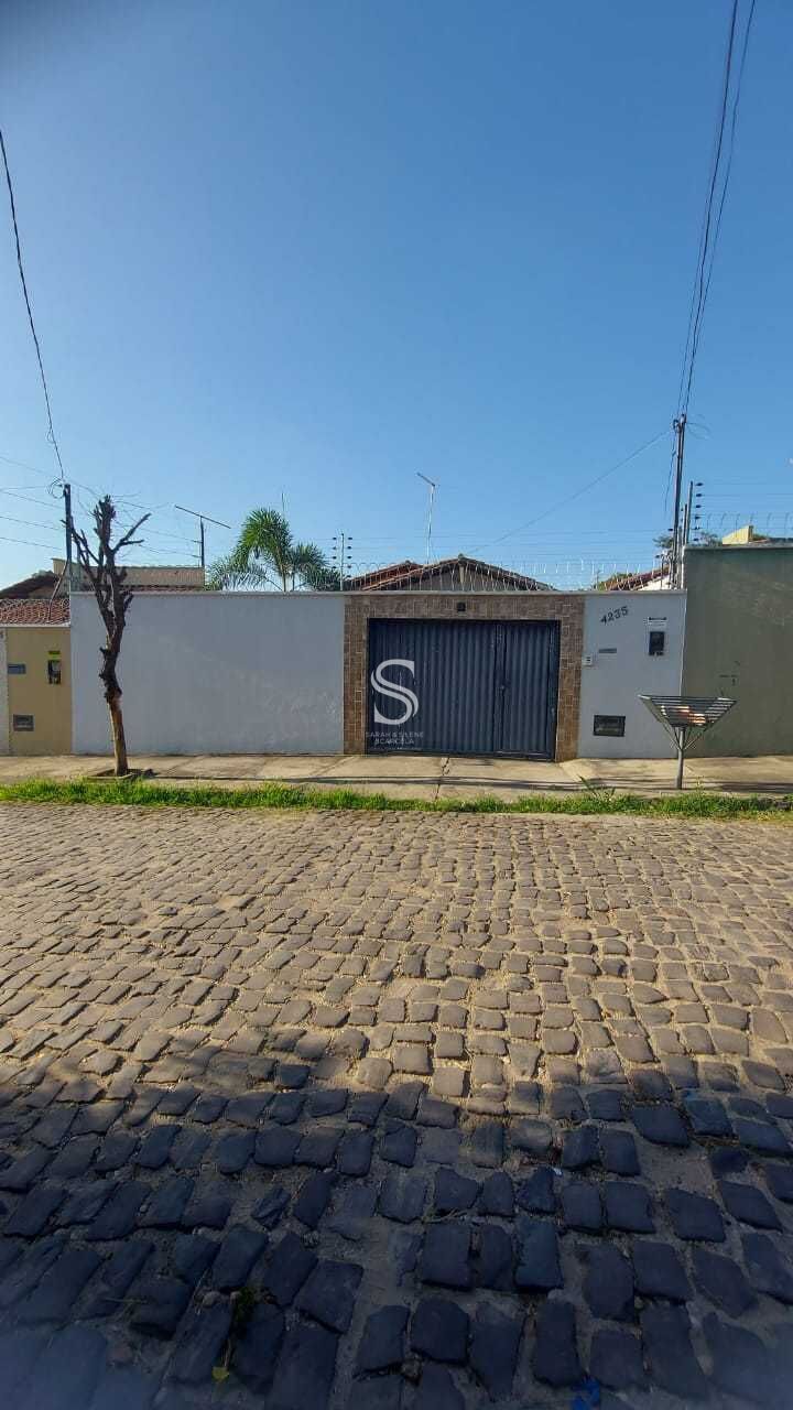 Casa à venda com 3 quartos, 90m² - Foto 2