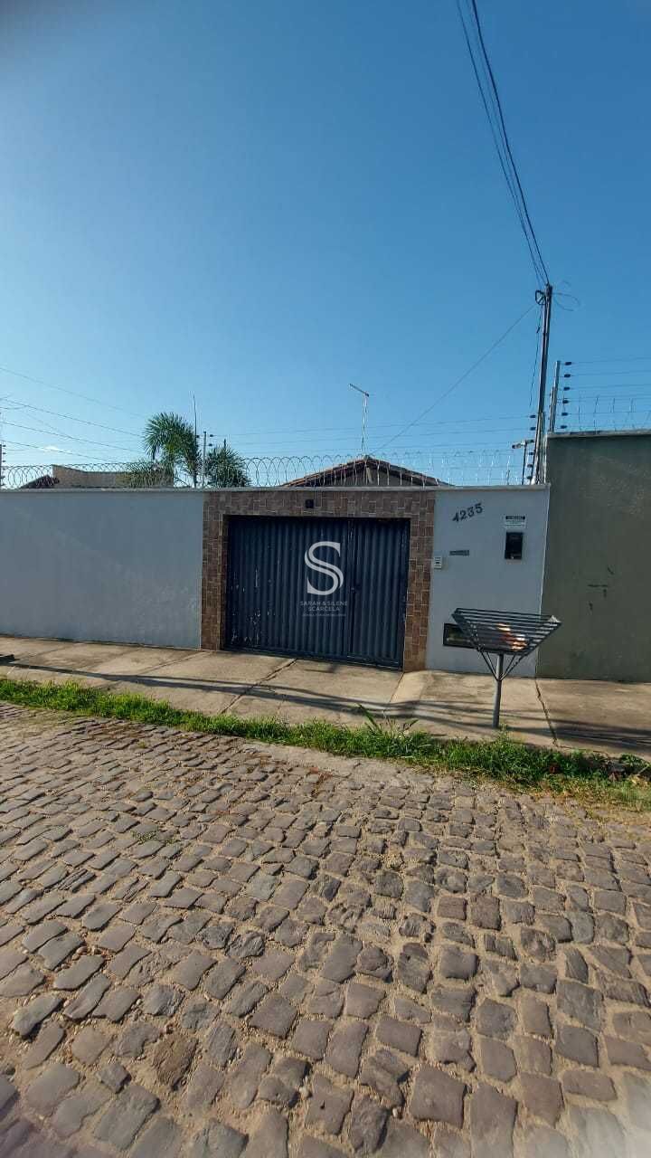 Casa à venda com 3 quartos, 90m² - Foto 1