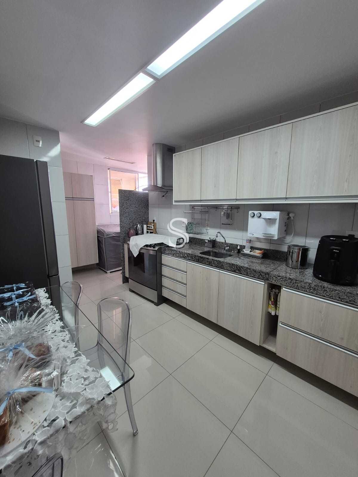 Apartamento à venda com 3 quartos, 130m² - Foto 17