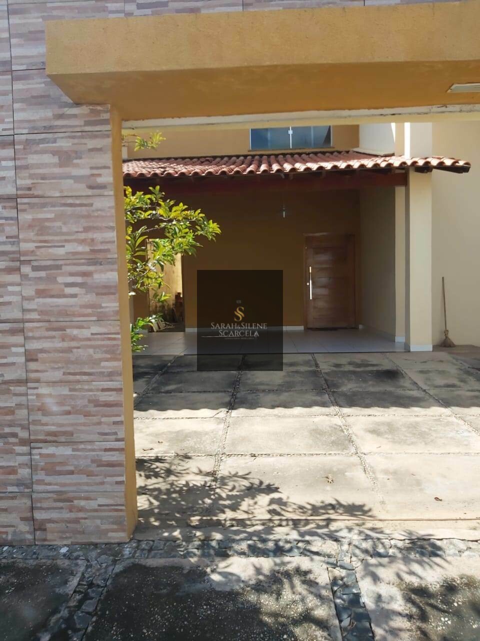 Casa à venda com 3 quartos, 243m² - Foto 3