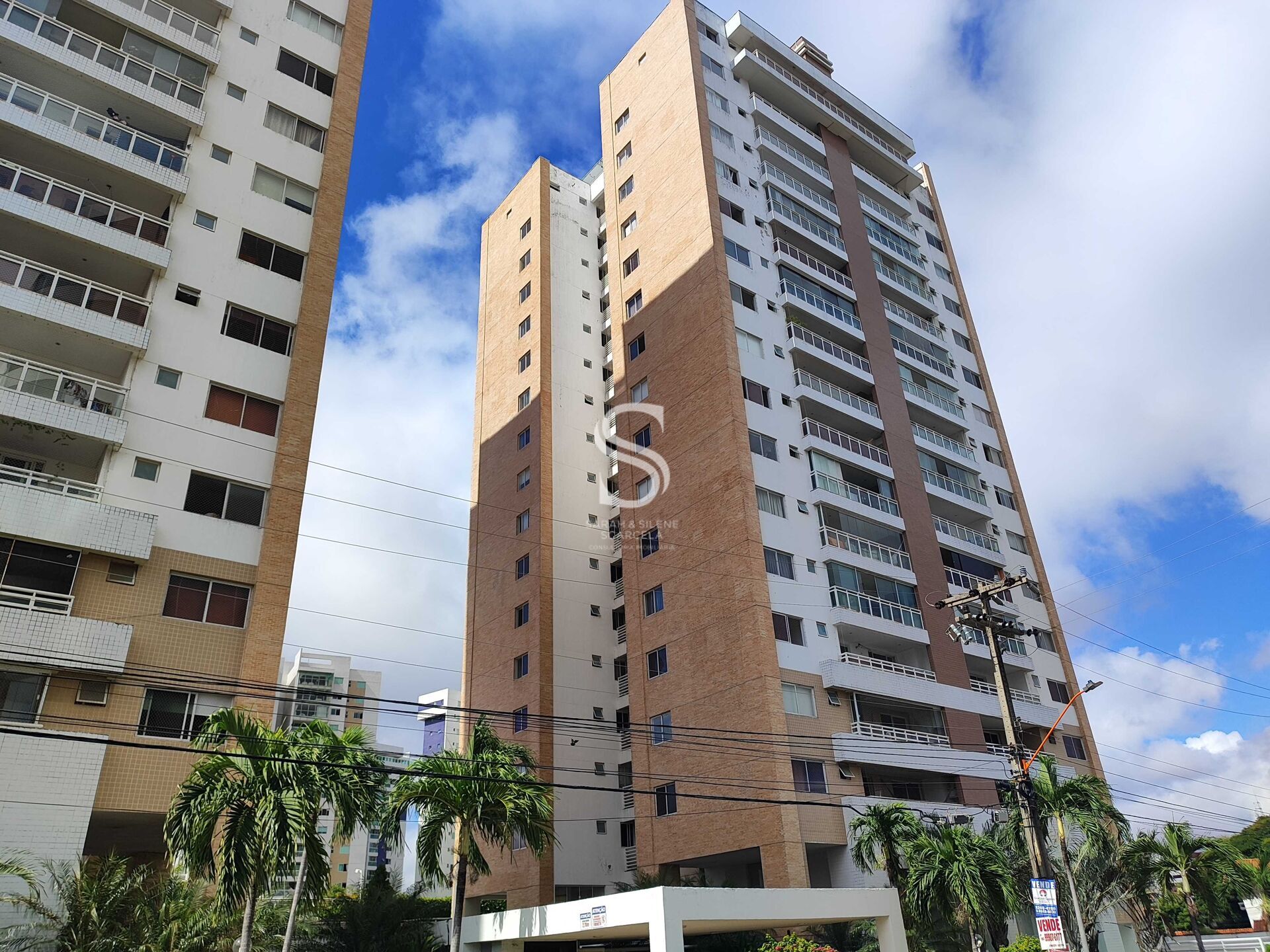 Apartamento à venda com 4 quartos, 105m² - Foto 2