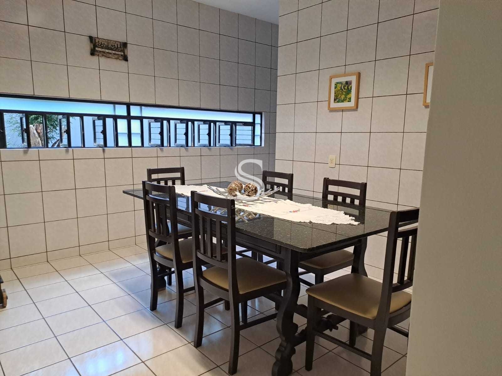 Casa à venda com 6 quartos, 342m² - Foto 9