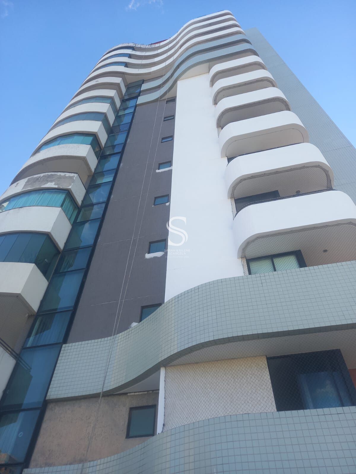 Apartamento à venda com 4 quartos, 194m² - Foto 3