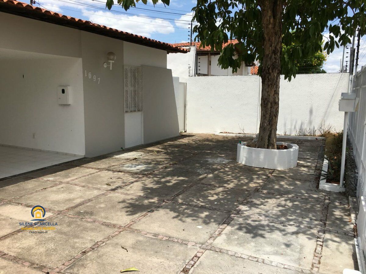 Casa à venda com 3 quartos, 300m² - Foto 3