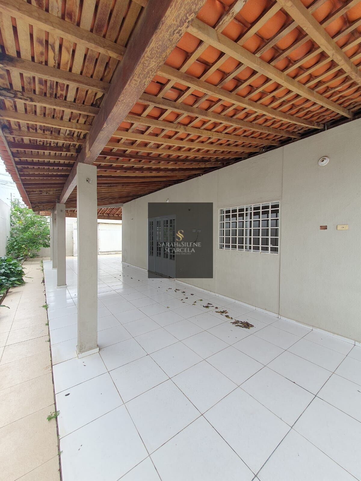 Casa à venda com 3 quartos, 126m² - Foto 1