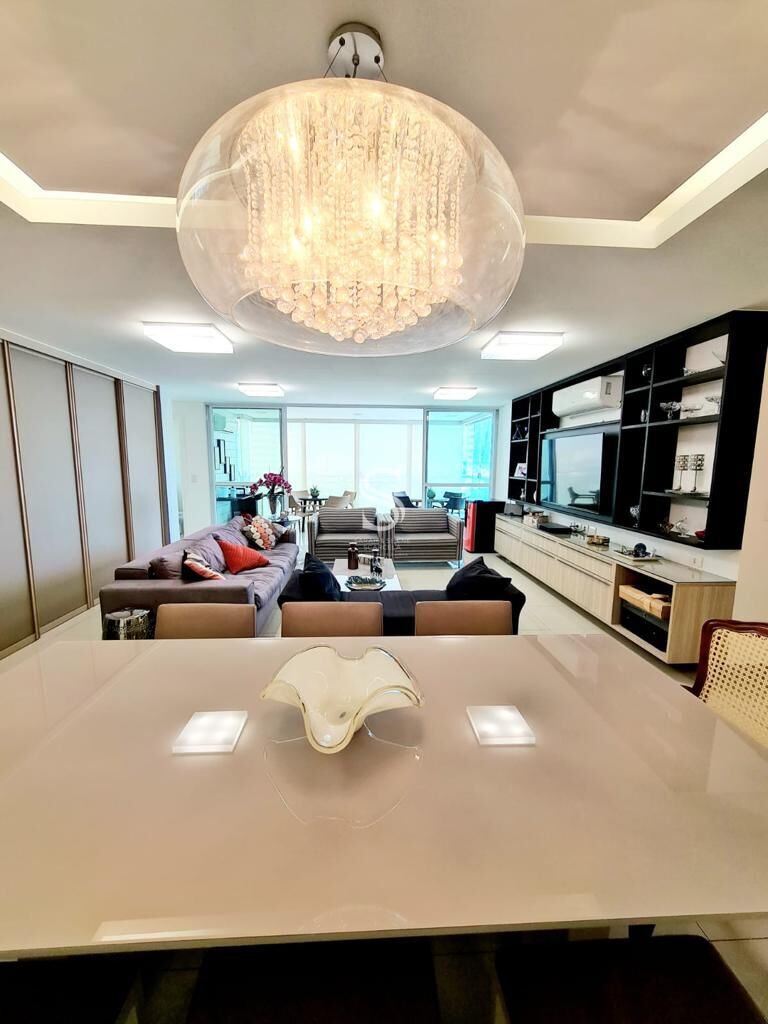 Apartamento à venda com 4 quartos, 227m² - Foto 5