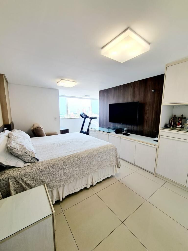 Apartamento à venda com 4 quartos, 227m² - Foto 12