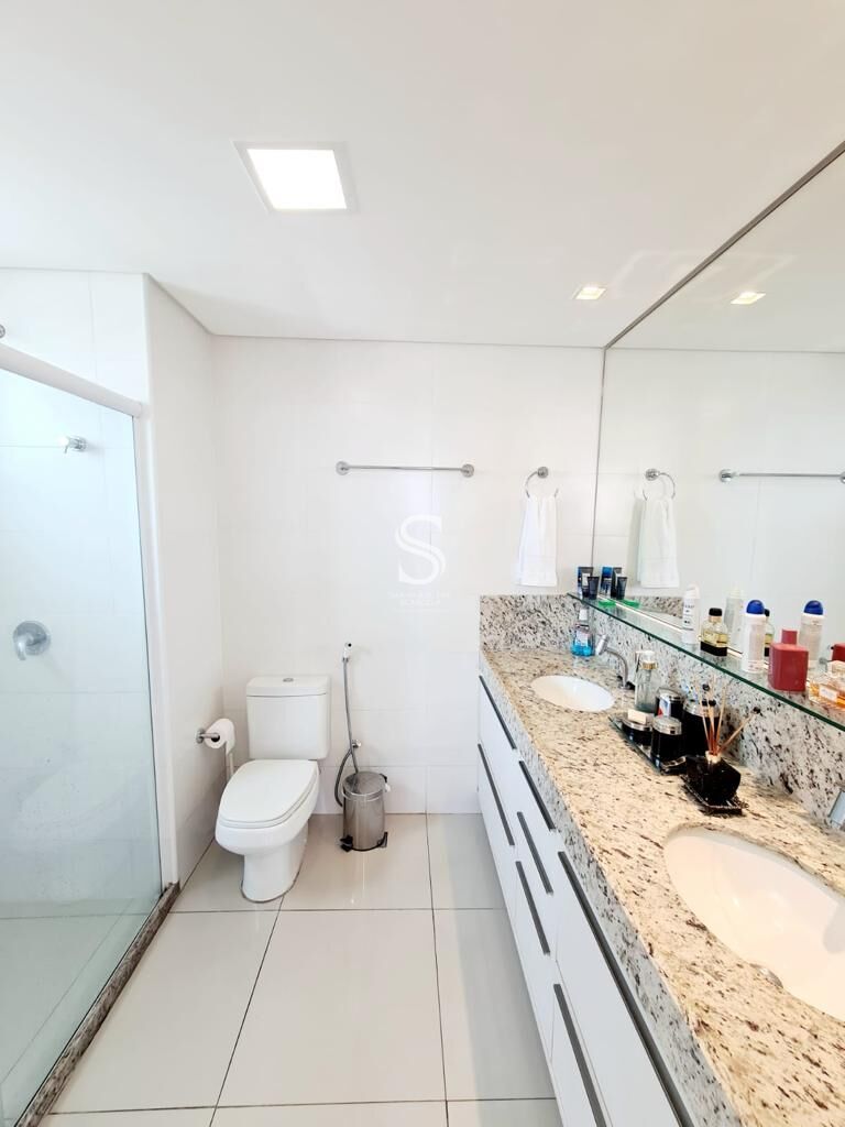 Apartamento à venda com 4 quartos, 227m² - Foto 14