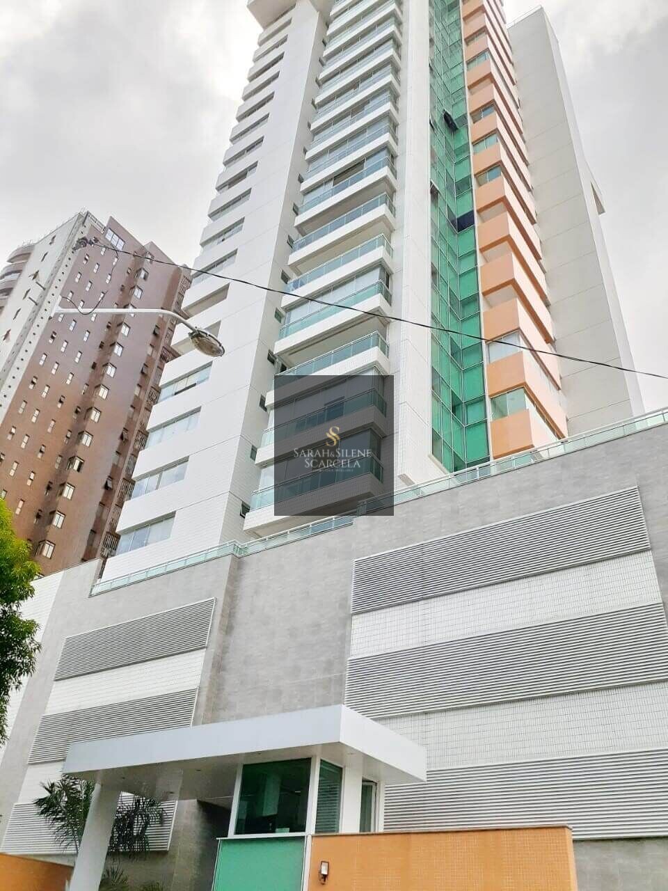 Apartamento à venda com 4 quartos, 227m² - Foto 2