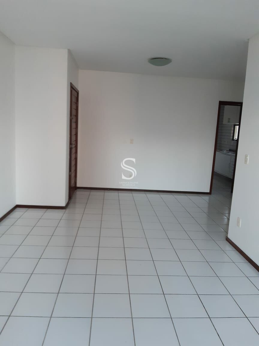 Apartamento à venda com 3 quartos, 128m² - Foto 2