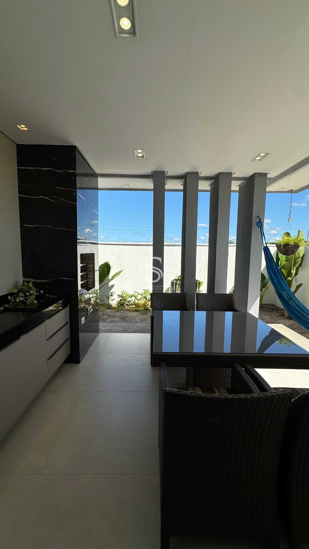 Casa de Condomínio à venda com 4 quartos, 208m² - Foto 3
