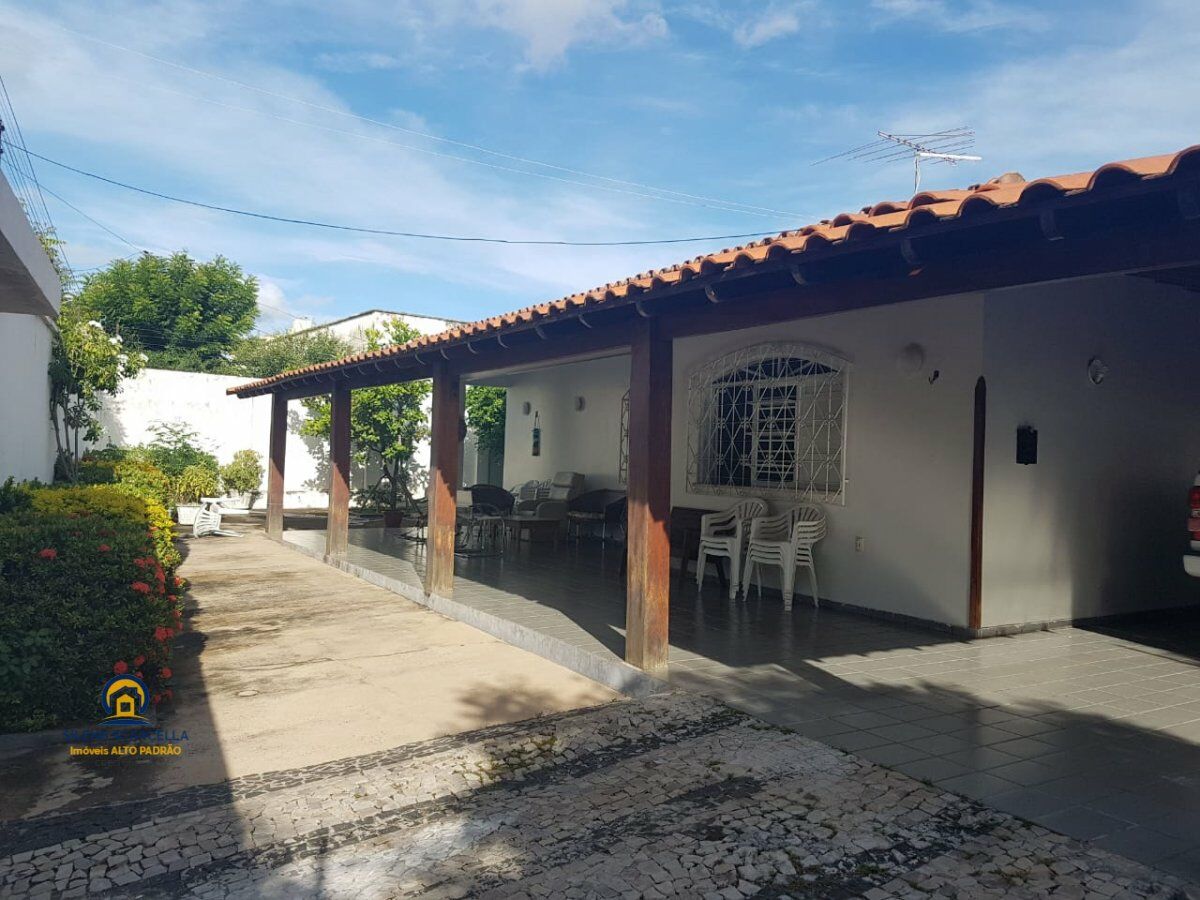 Casa à venda com 4 quartos, 29m² - Foto 1