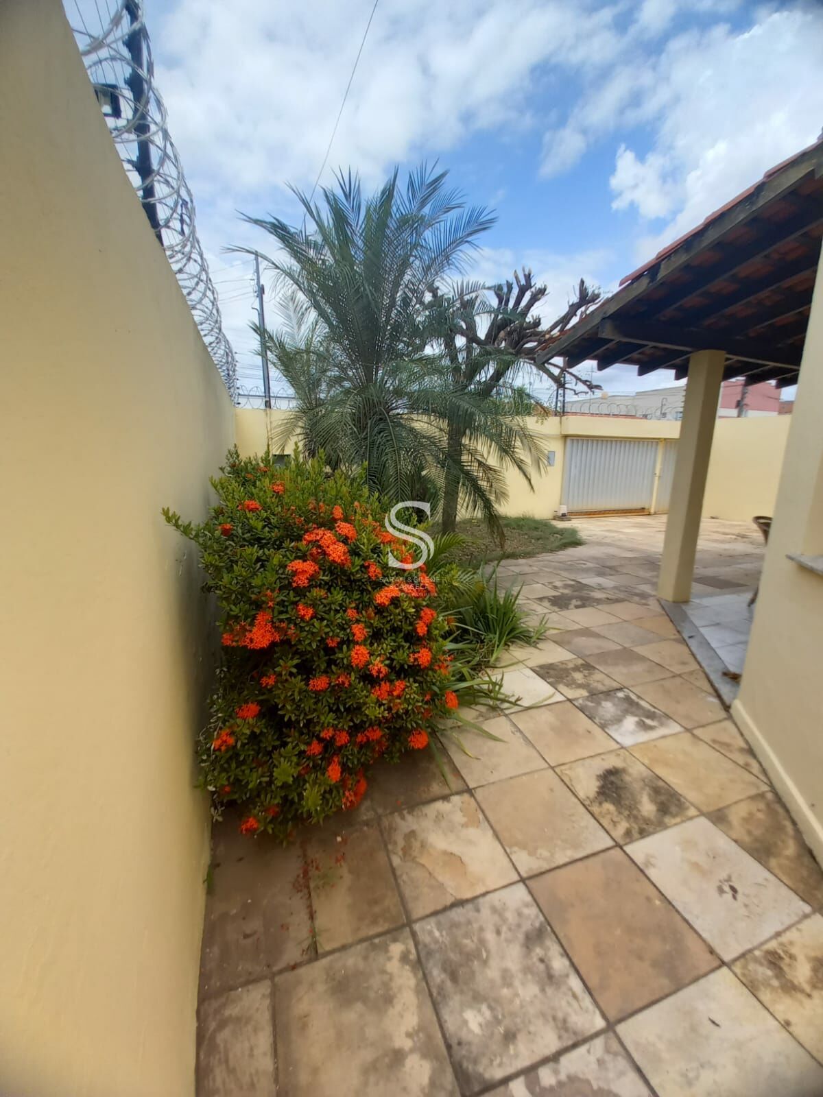 Casa à venda com 4 quartos, 250m² - Foto 44