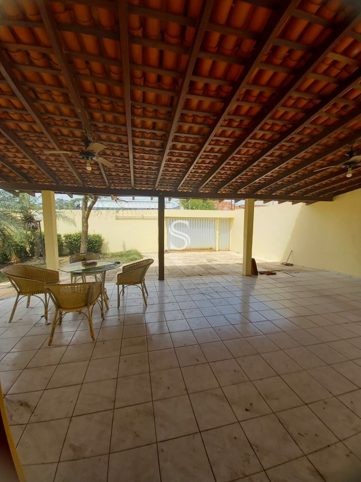Casa à venda com 4 quartos, 250m² - Foto 4