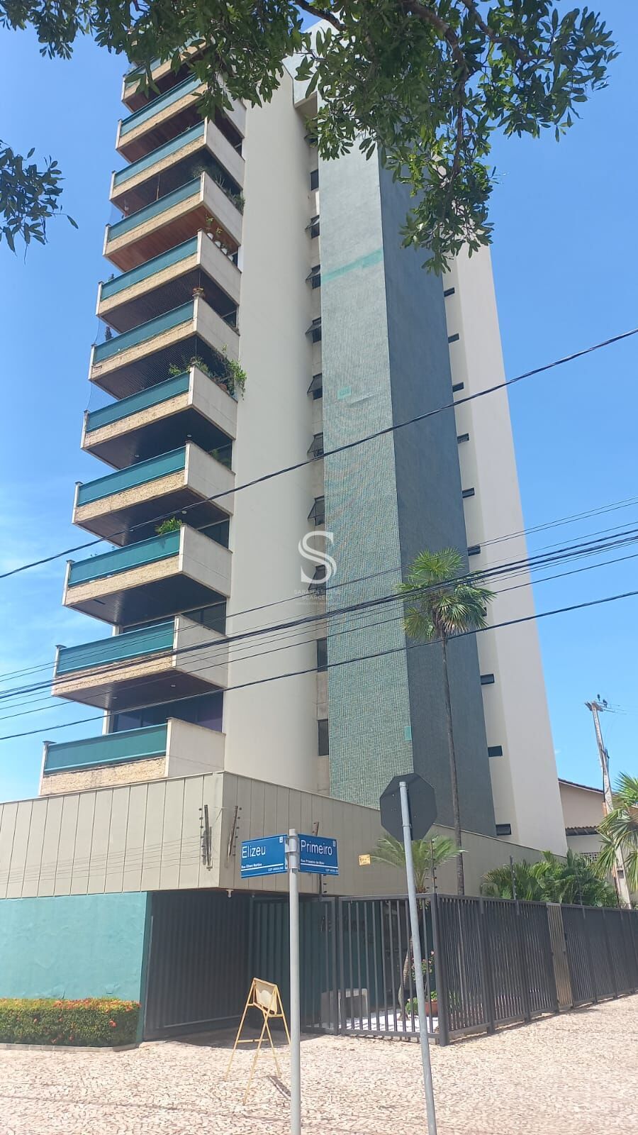 Apartamento à venda com 3 quartos, 234m² - Foto 1