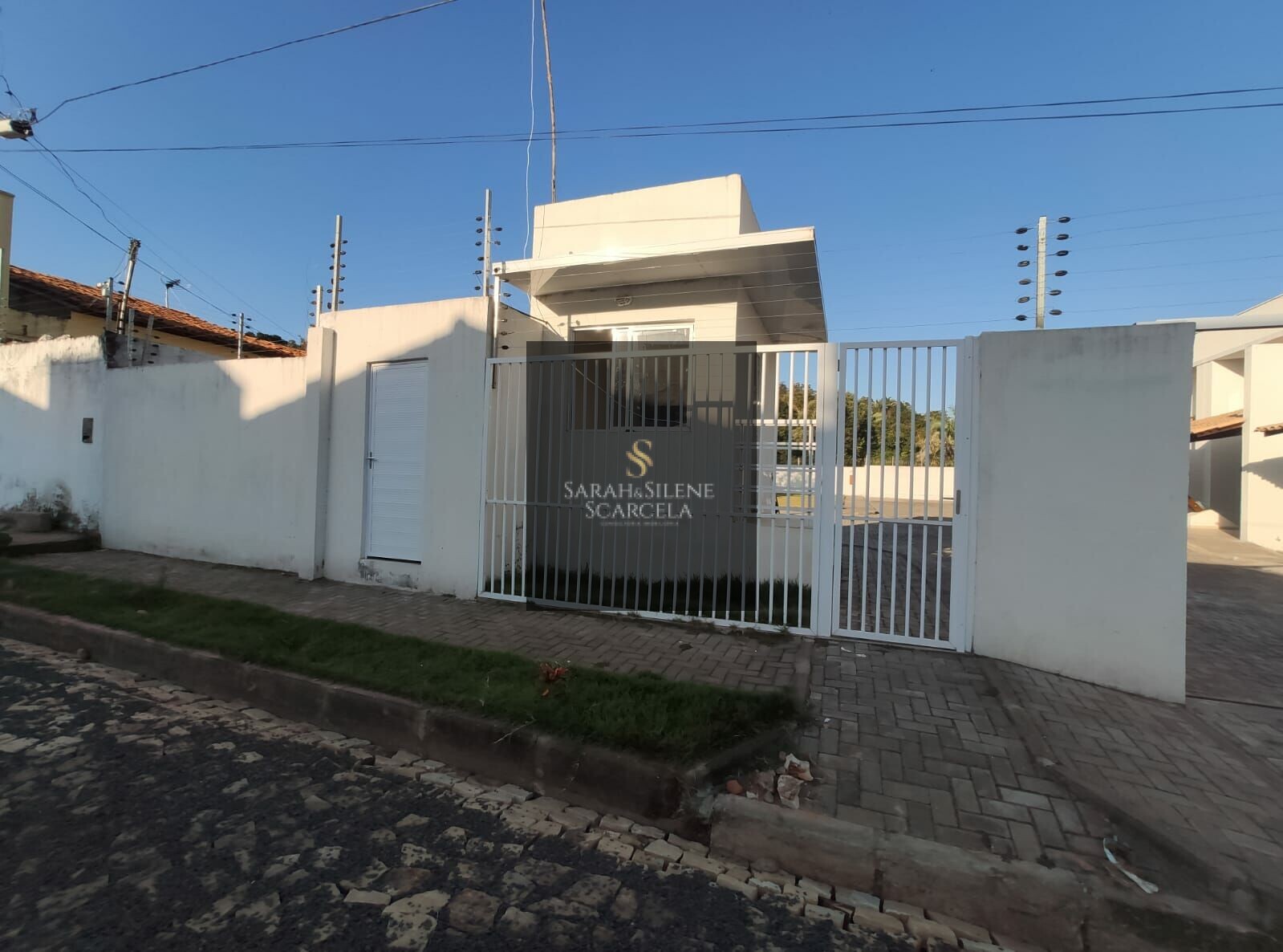 Casa à venda com 4 quartos, 140m² - Foto 2