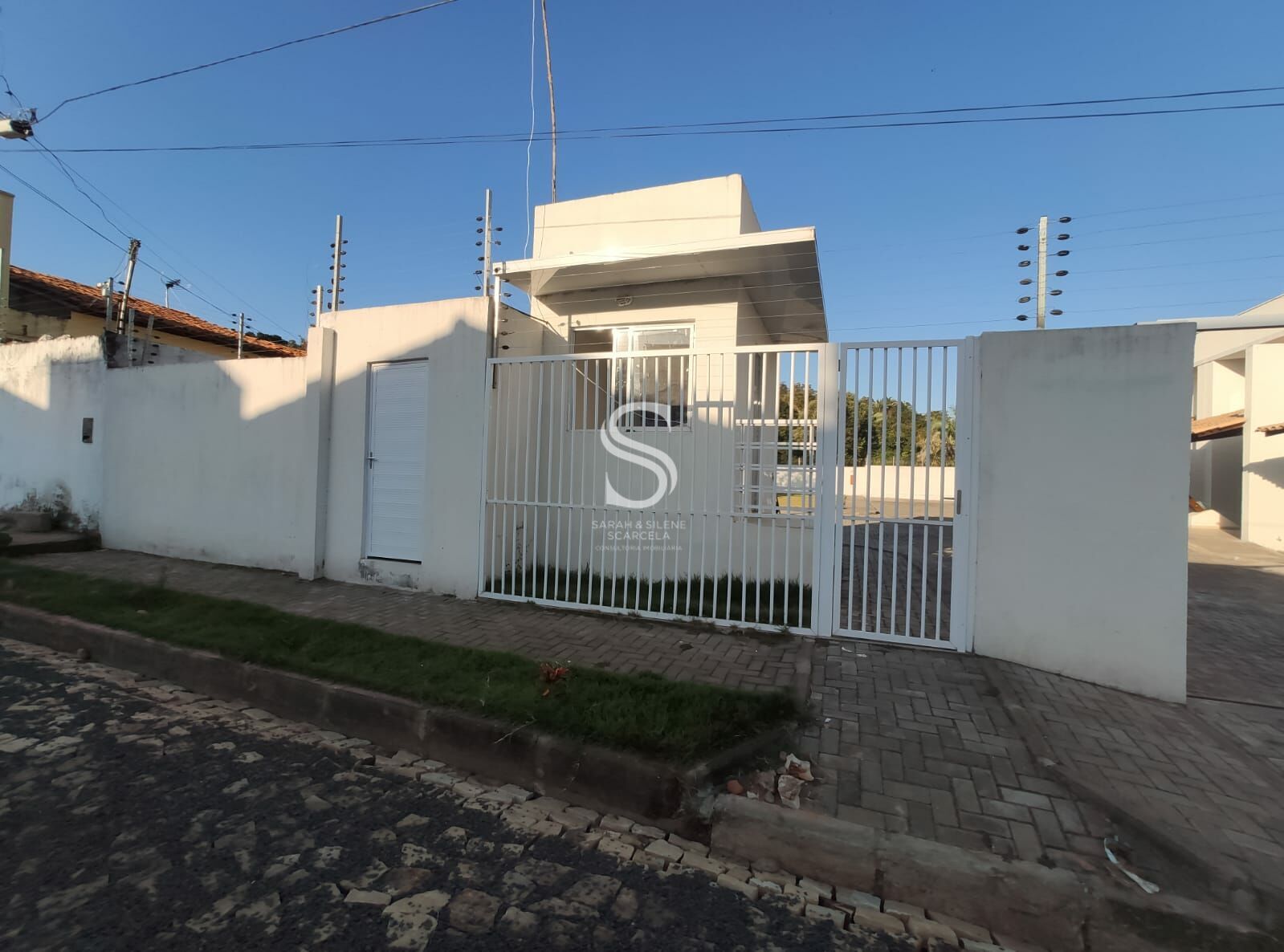 Casa à venda com 4 quartos, 140m² - Foto 2