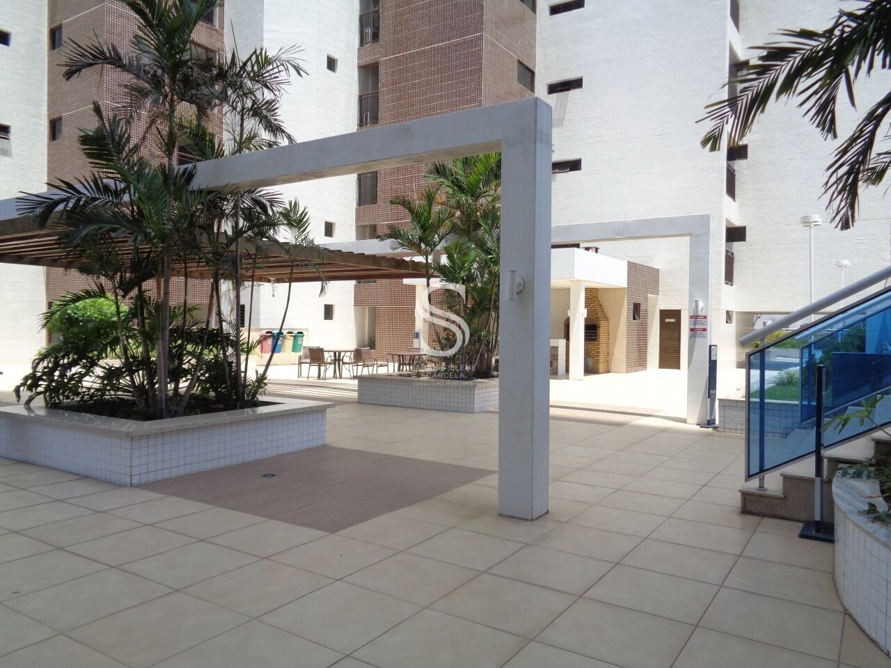 Apartamento à venda com 3 quartos, 106m² - Foto 4
