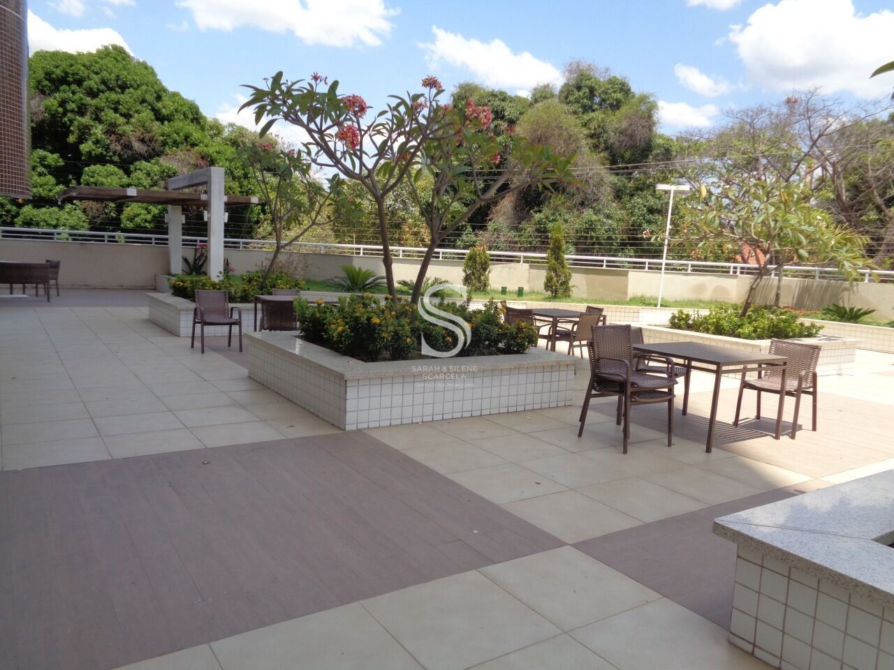 Apartamento à venda com 3 quartos, 106m² - Foto 3