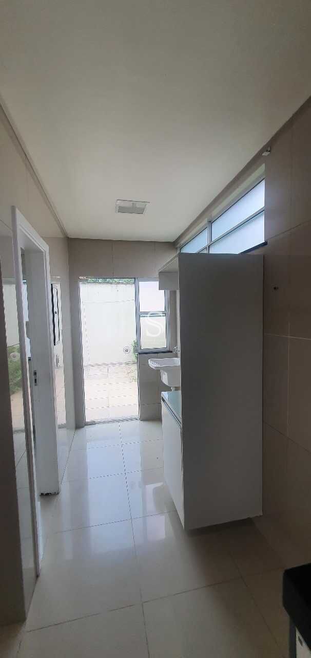 Casa de Condomínio para alugar com 4 quartos, 291m² - Foto 14