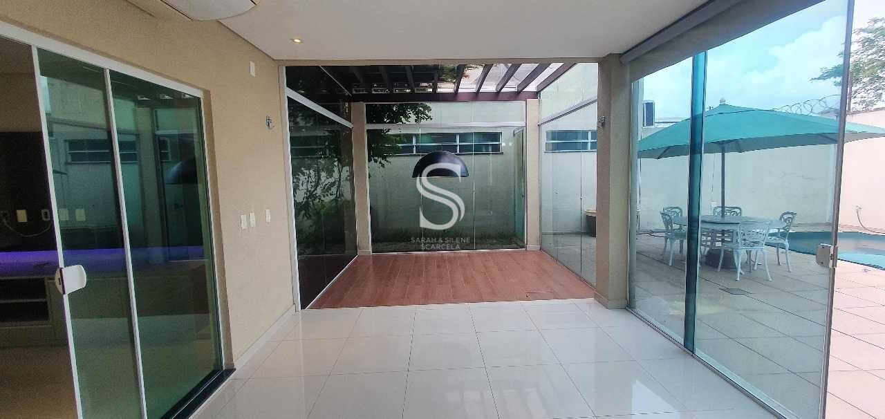 Casa de Condomínio para alugar com 4 quartos, 291m² - Foto 3