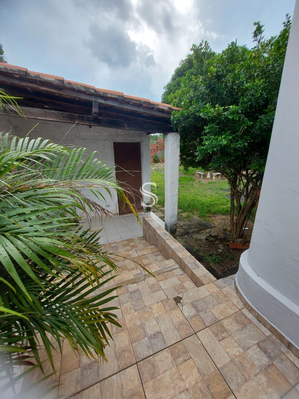 Casa à venda com 4 quartos, 240m² - Foto 1