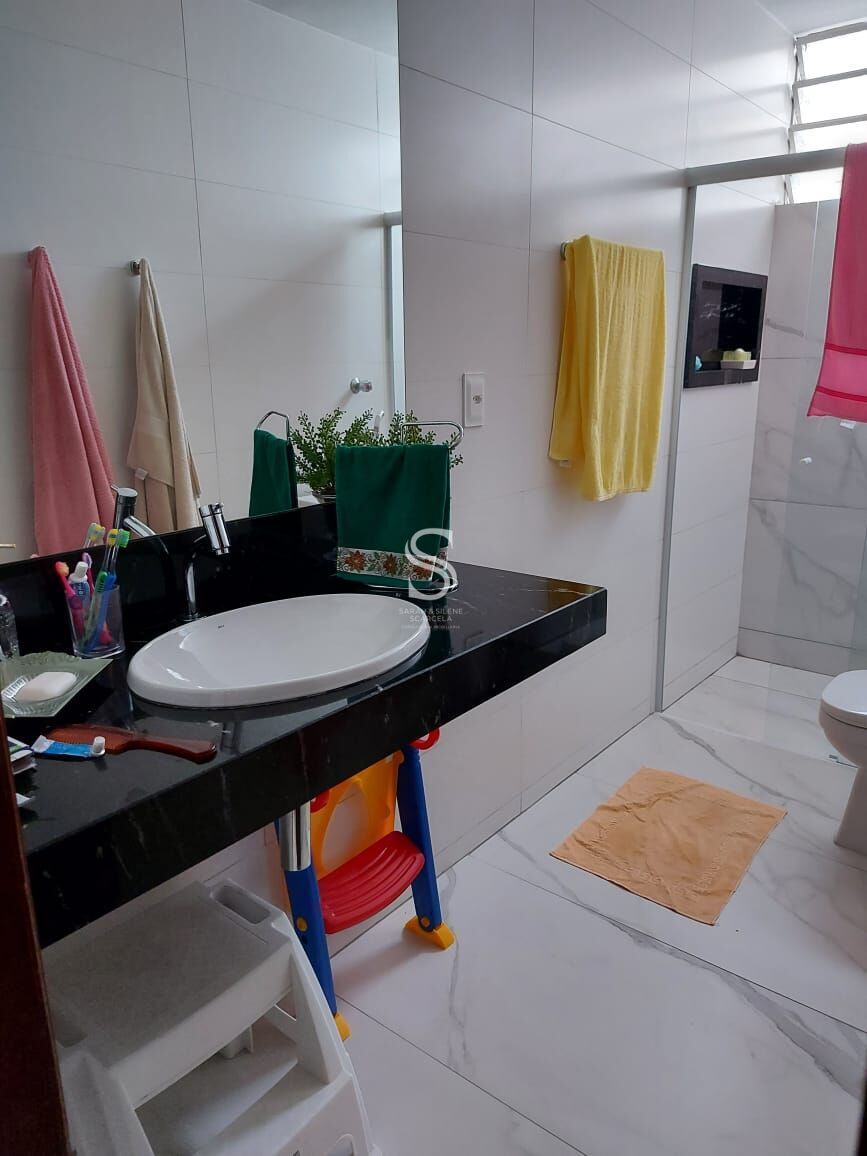Casa à venda com 4 quartos, 240m² - Foto 24