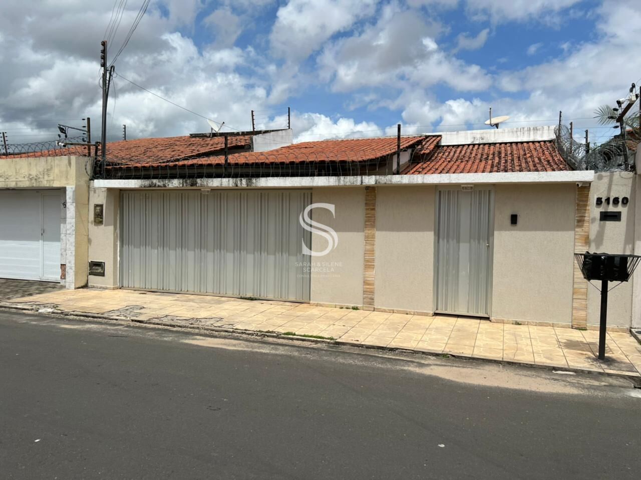 Casa à venda com 3 quartos, 130m² - Foto 1