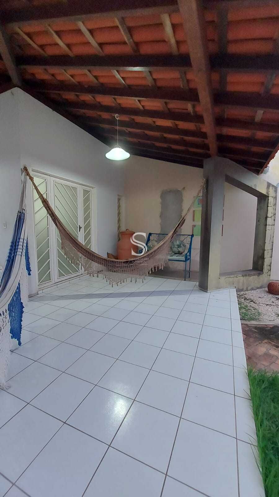 Casa à venda com 3 quartos, 225m² - Foto 2