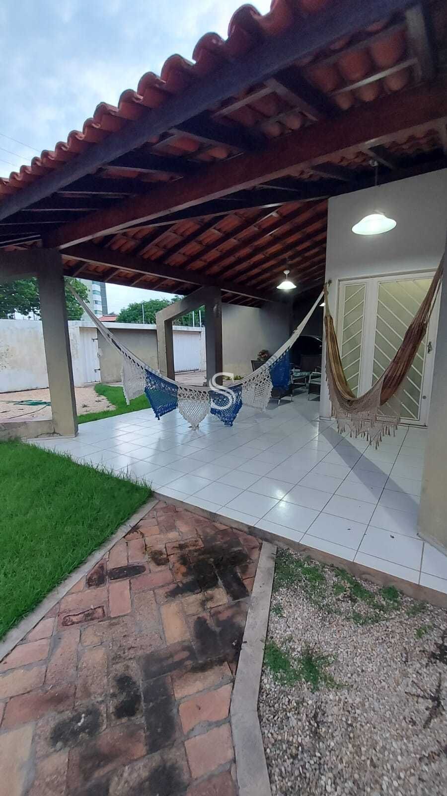 Casa à venda com 3 quartos, 225m² - Foto 5