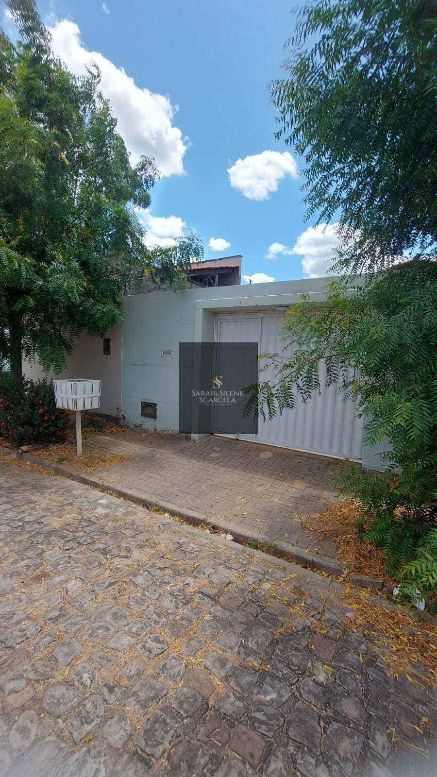 Casa à venda com 3 quartos, 72m² - Foto 1