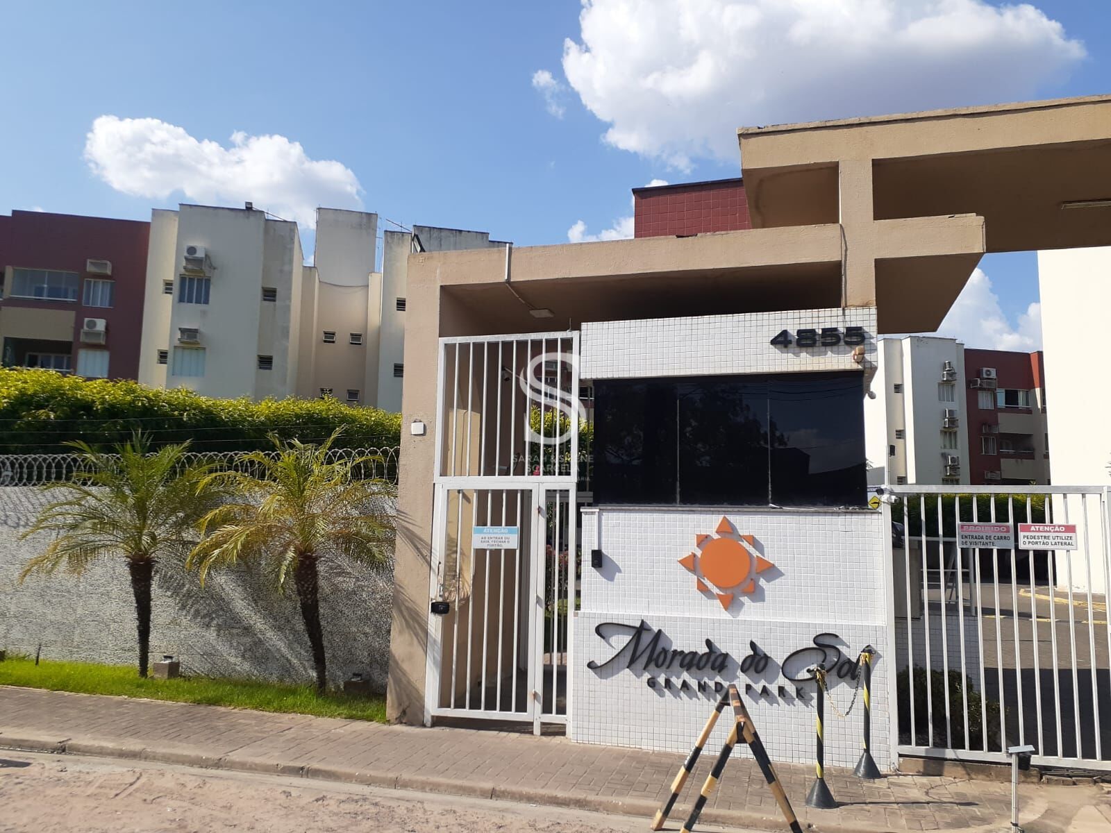 Apartamento à venda com 3 quartos, 77m² - Foto 1