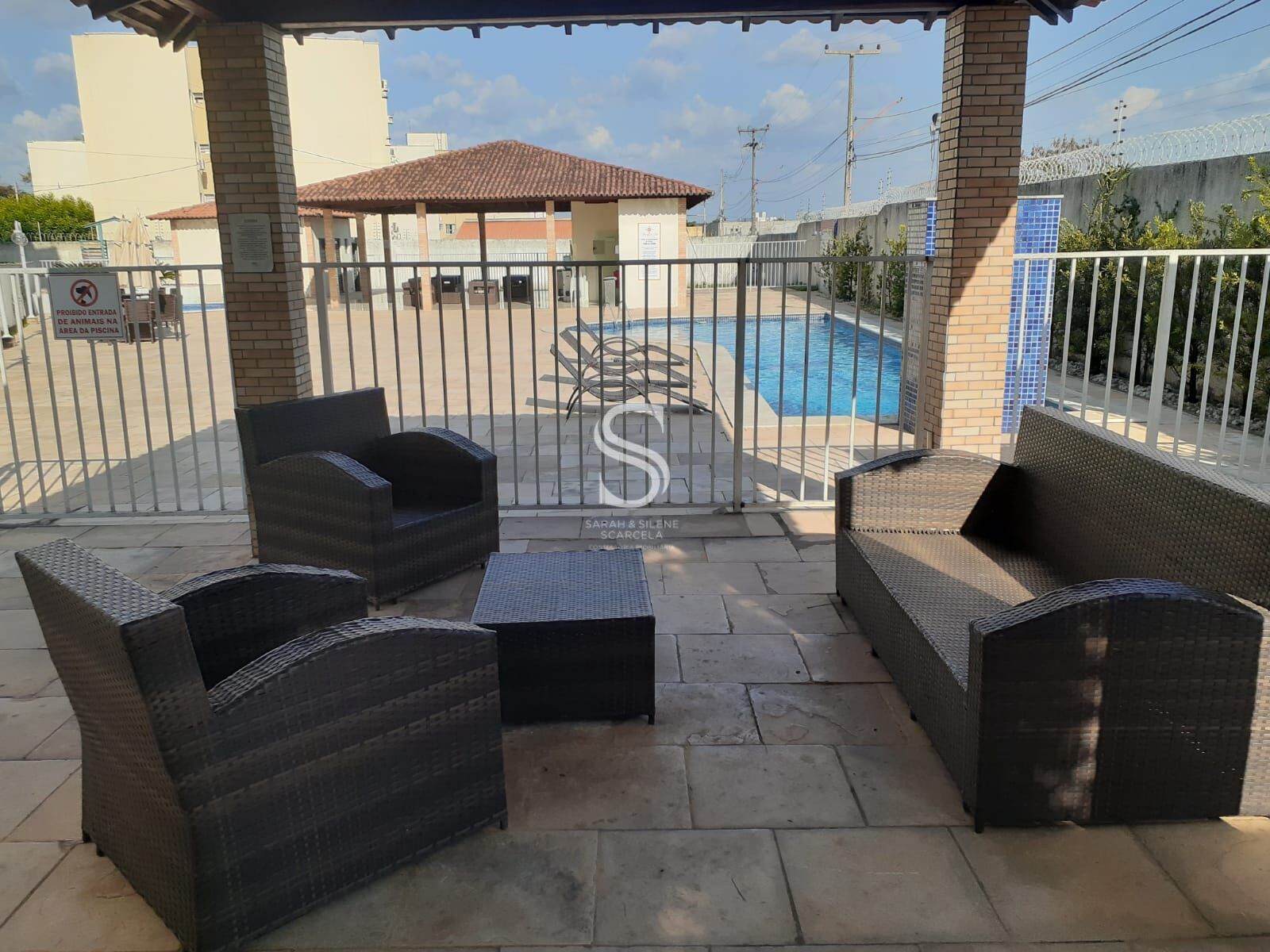 Apartamento à venda com 3 quartos, 77m² - Foto 3