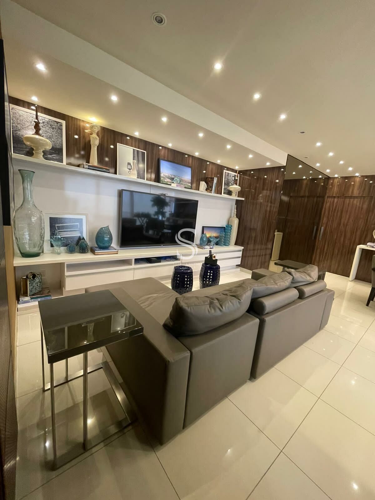 Apartamento à venda com 3 quartos, 168m² - Foto 15
