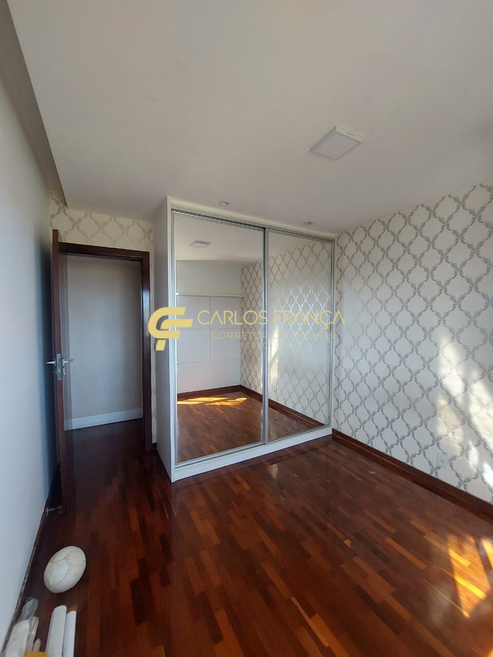 Apartamento à venda com 4 quartos, 143m² - Foto 6