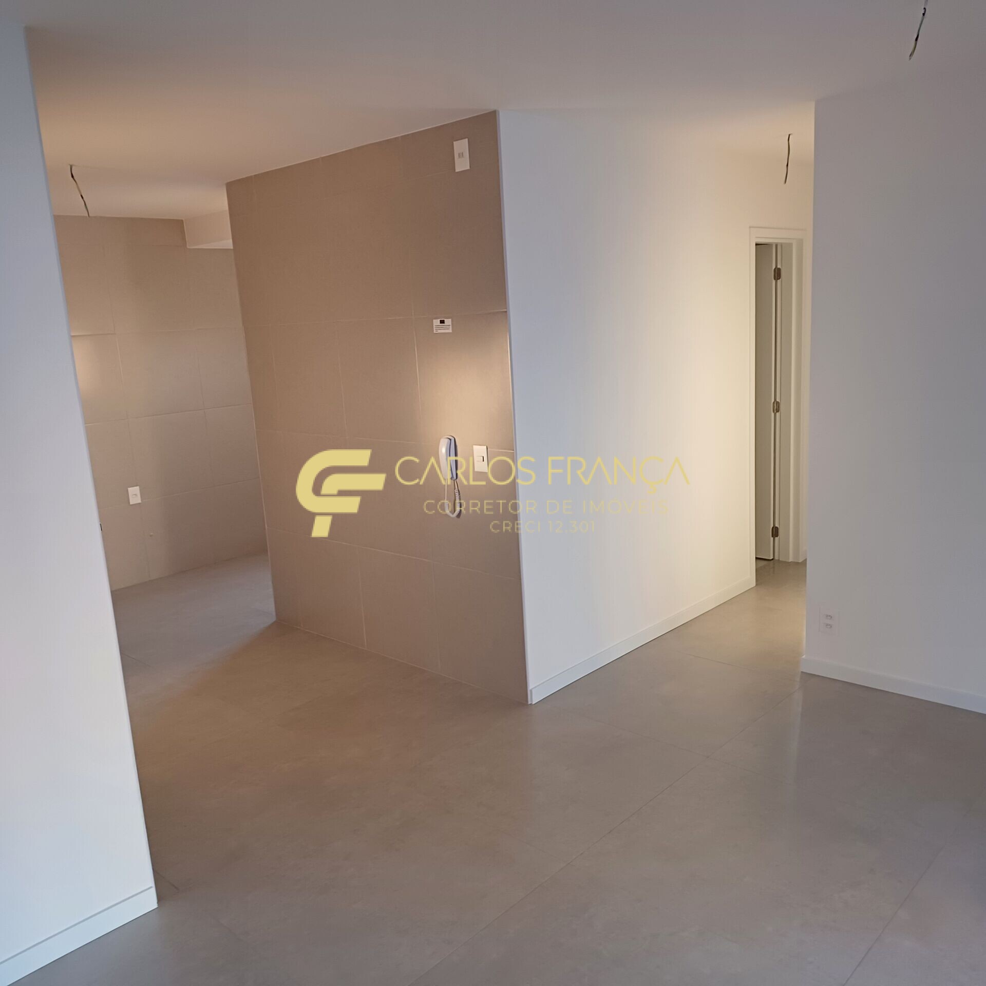 Apartamento à venda com 3 quartos, 88m² - Foto 2