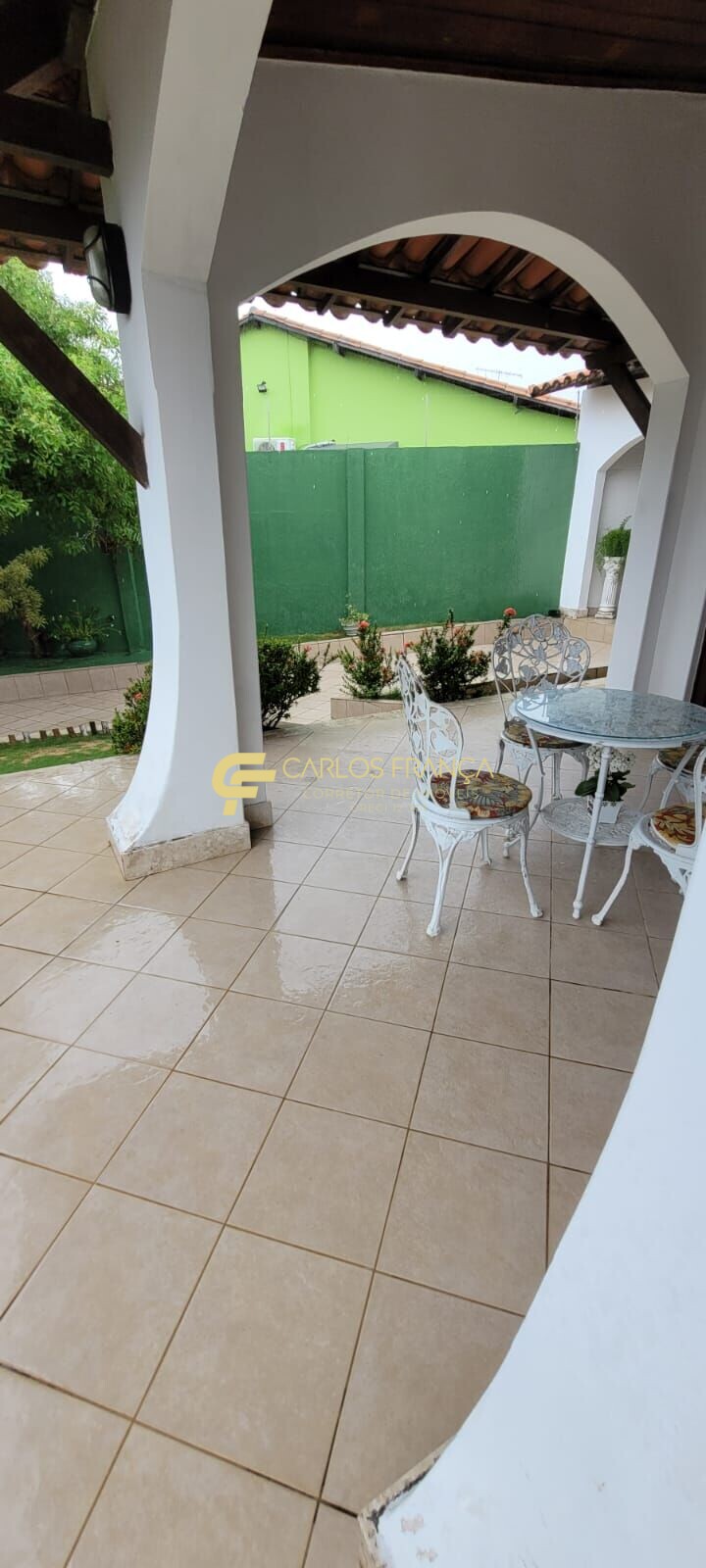 Casa à venda com 5 quartos, 120m² - Foto 2