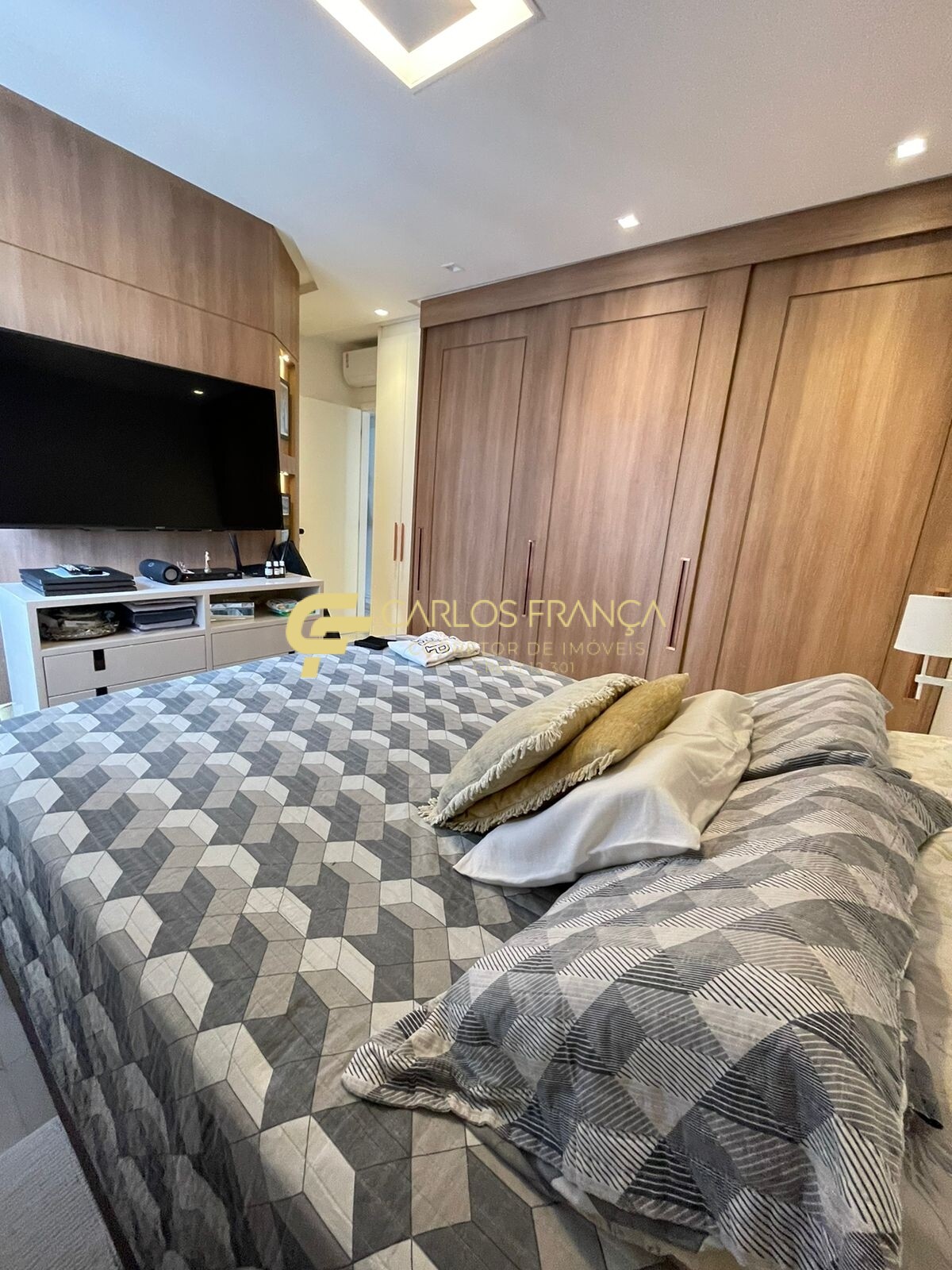 Apartamento à venda com 3 quartos, 107m² - Foto 18