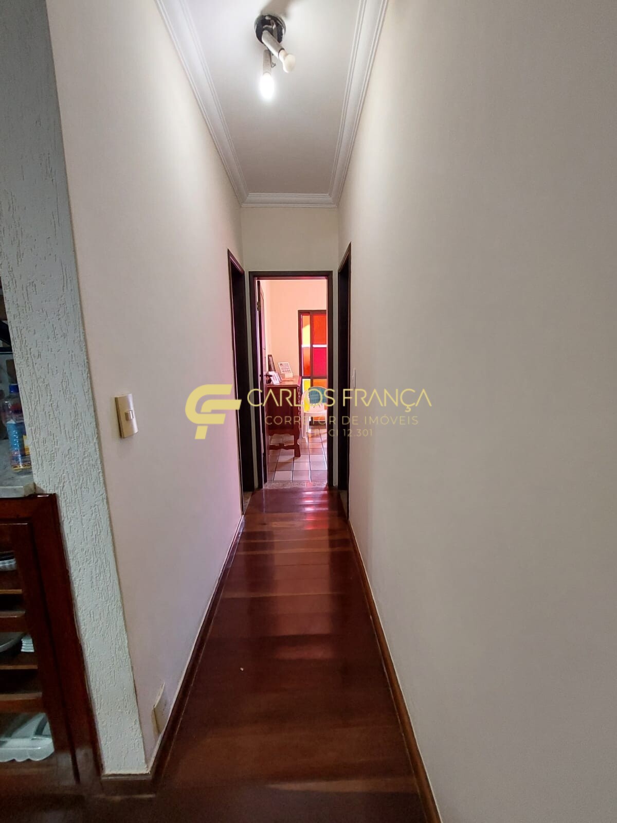 Casa à venda com 6 quartos, 240m² - Foto 6