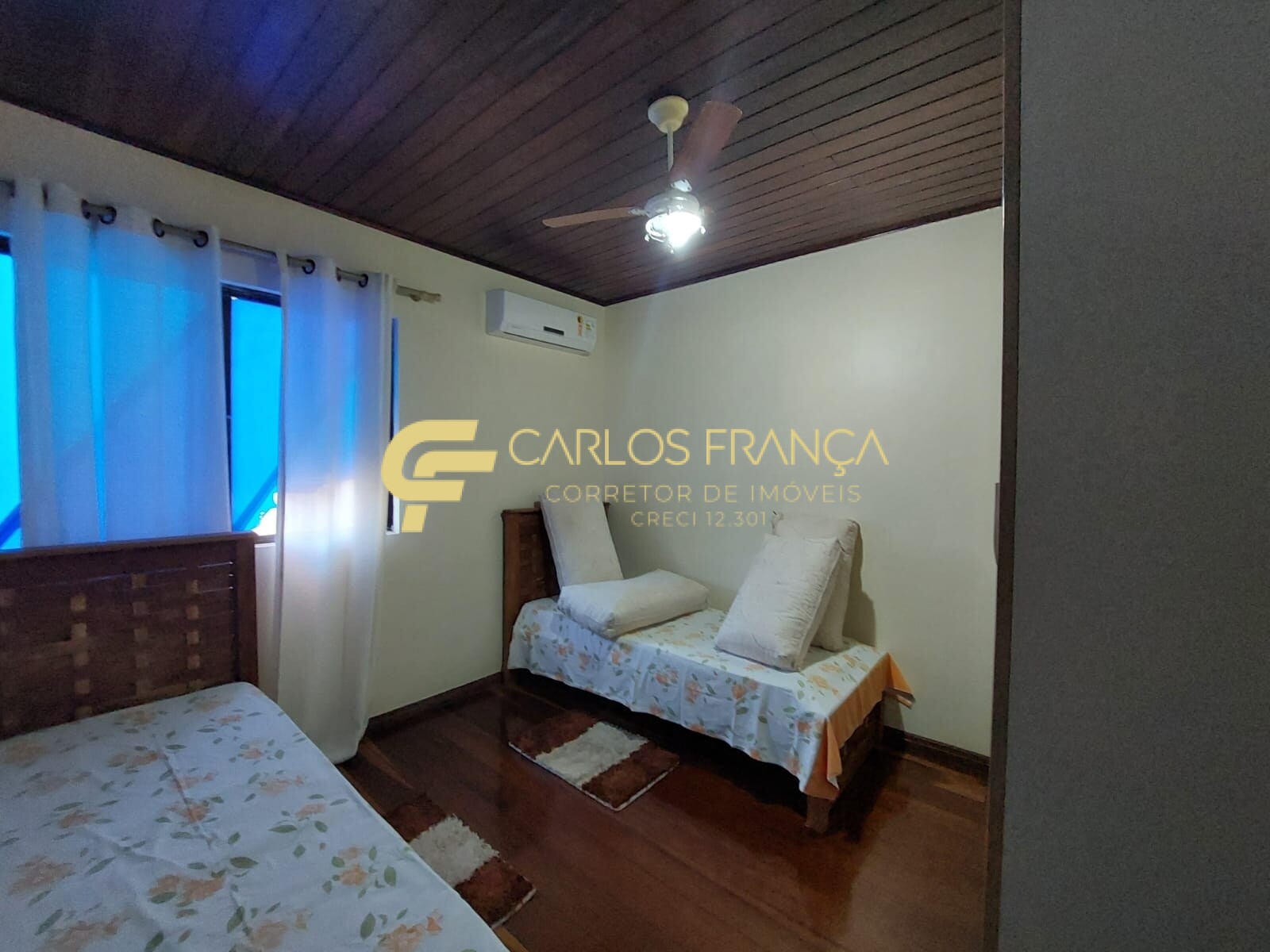 Casa à venda com 6 quartos, 240m² - Foto 15