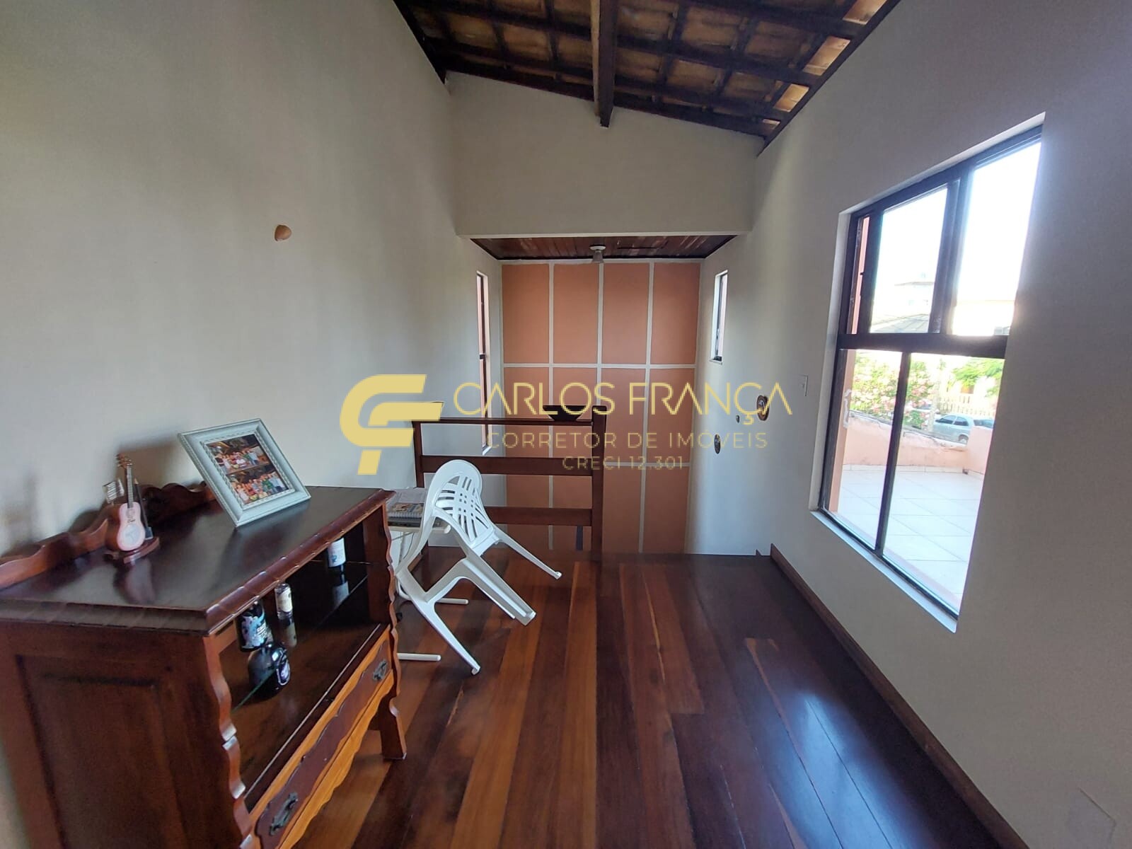 Casa à venda com 6 quartos, 240m² - Foto 22